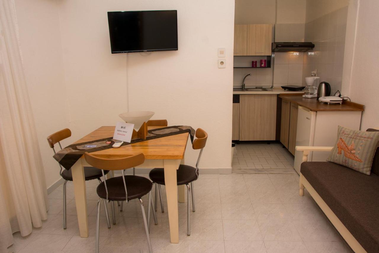 Stefanie'S Rooms อัสโปรวาลตา ภายนอก รูปภาพ
