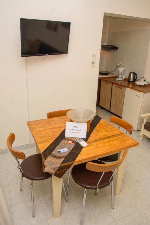Stefanie'S Rooms อัสโปรวาลตา ภายนอก รูปภาพ