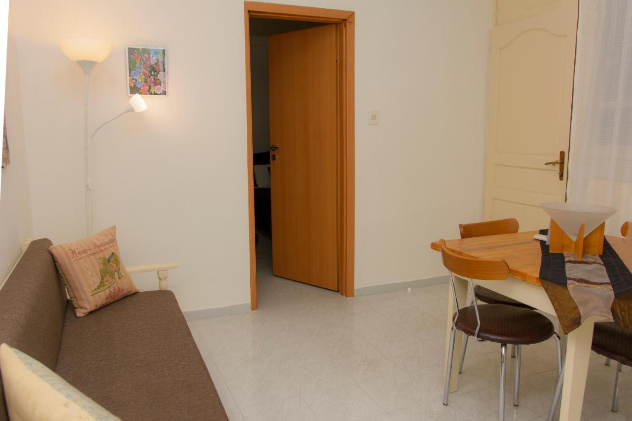 Stefanie'S Rooms อัสโปรวาลตา ภายนอก รูปภาพ