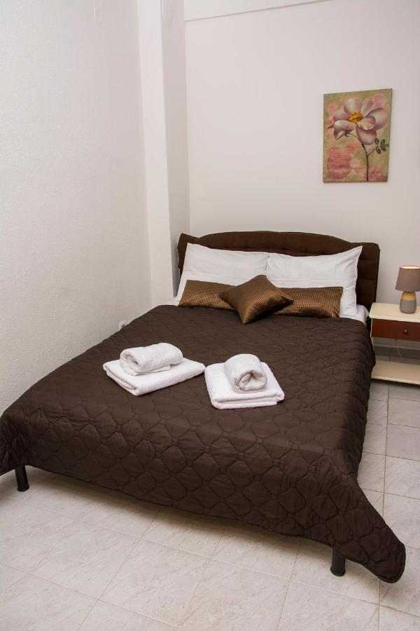Stefanie'S Rooms อัสโปรวาลตา ภายนอก รูปภาพ
