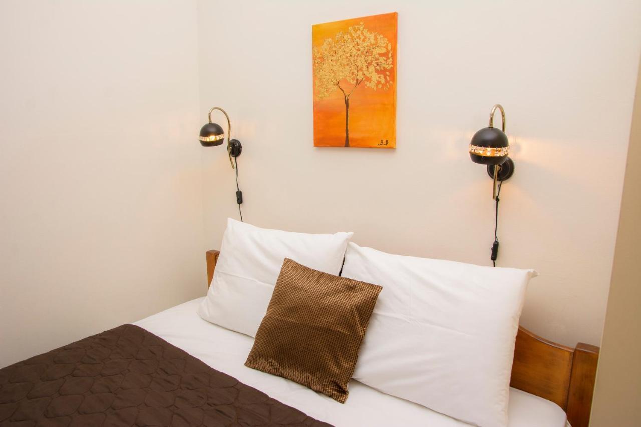 Stefanie'S Rooms อัสโปรวาลตา ภายนอก รูปภาพ